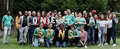 Photo de groupe de l'anniversaire des 6 ans d'On est là